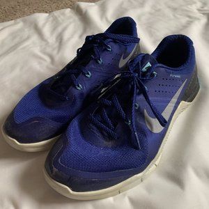 NIKE FLYWIRE SHOES SIZE 11